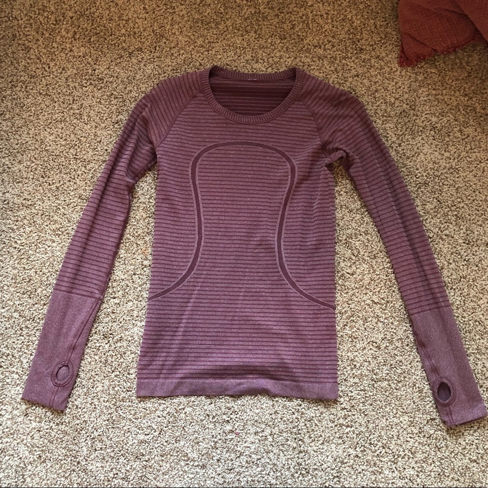Lululemon swiftly tech long sleeve (maroon)